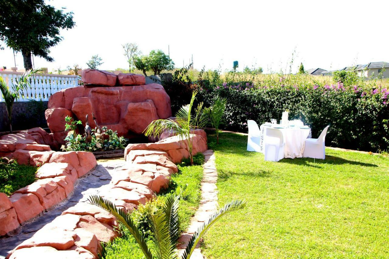 منزيني Ekupholeni Garden Villas المظهر الخارجي الصورة
