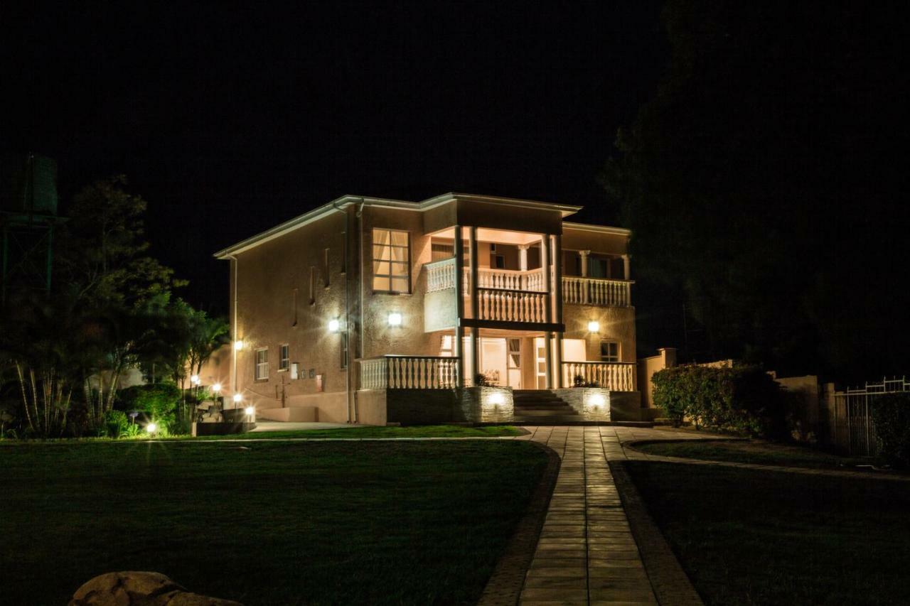 منزيني Ekupholeni Garden Villas المظهر الخارجي الصورة