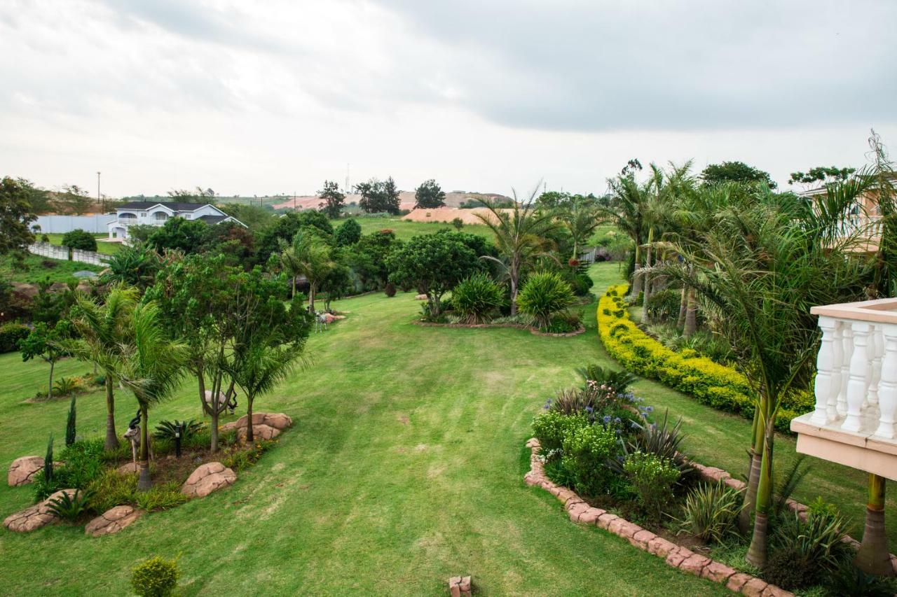 منزيني Ekupholeni Garden Villas المظهر الخارجي الصورة