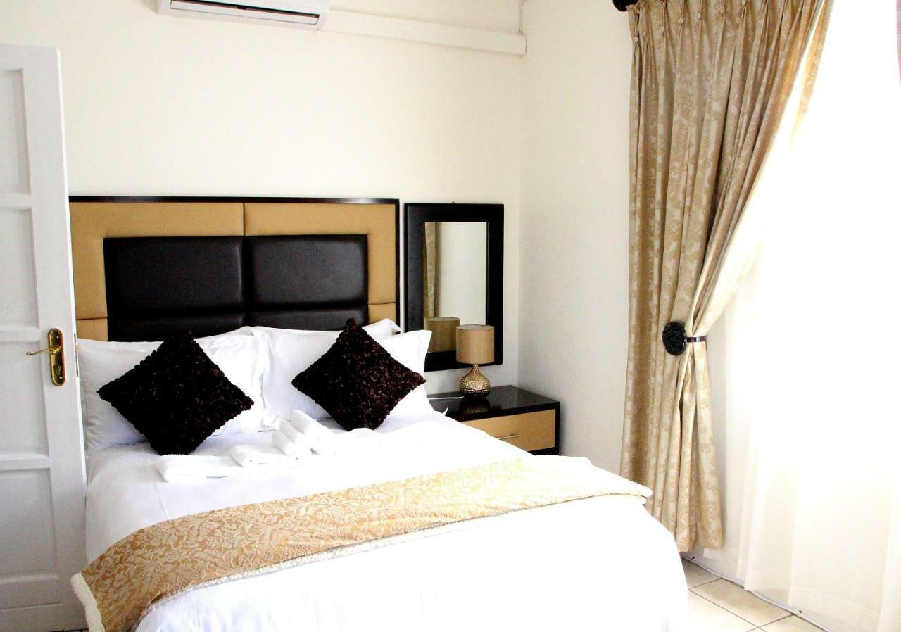 منزيني Ekupholeni Garden Villas المظهر الخارجي الصورة